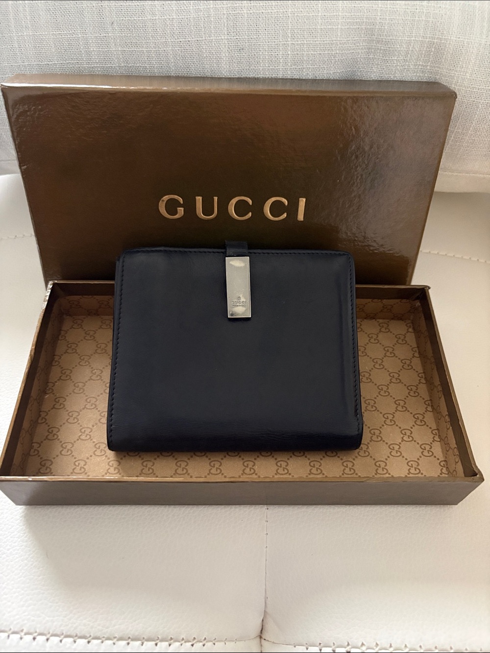 Gucci Navy Leather Men’s Wallet with Silver Tab